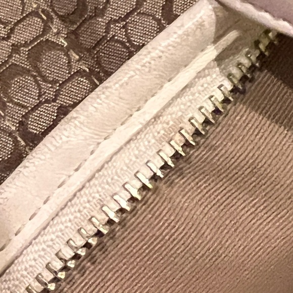 Coach Signature Monogram White Leather Canvas Convertable Crossbody Bag F10416 - Picture 6 of 9